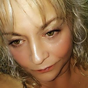 Meet your Posher, Kay